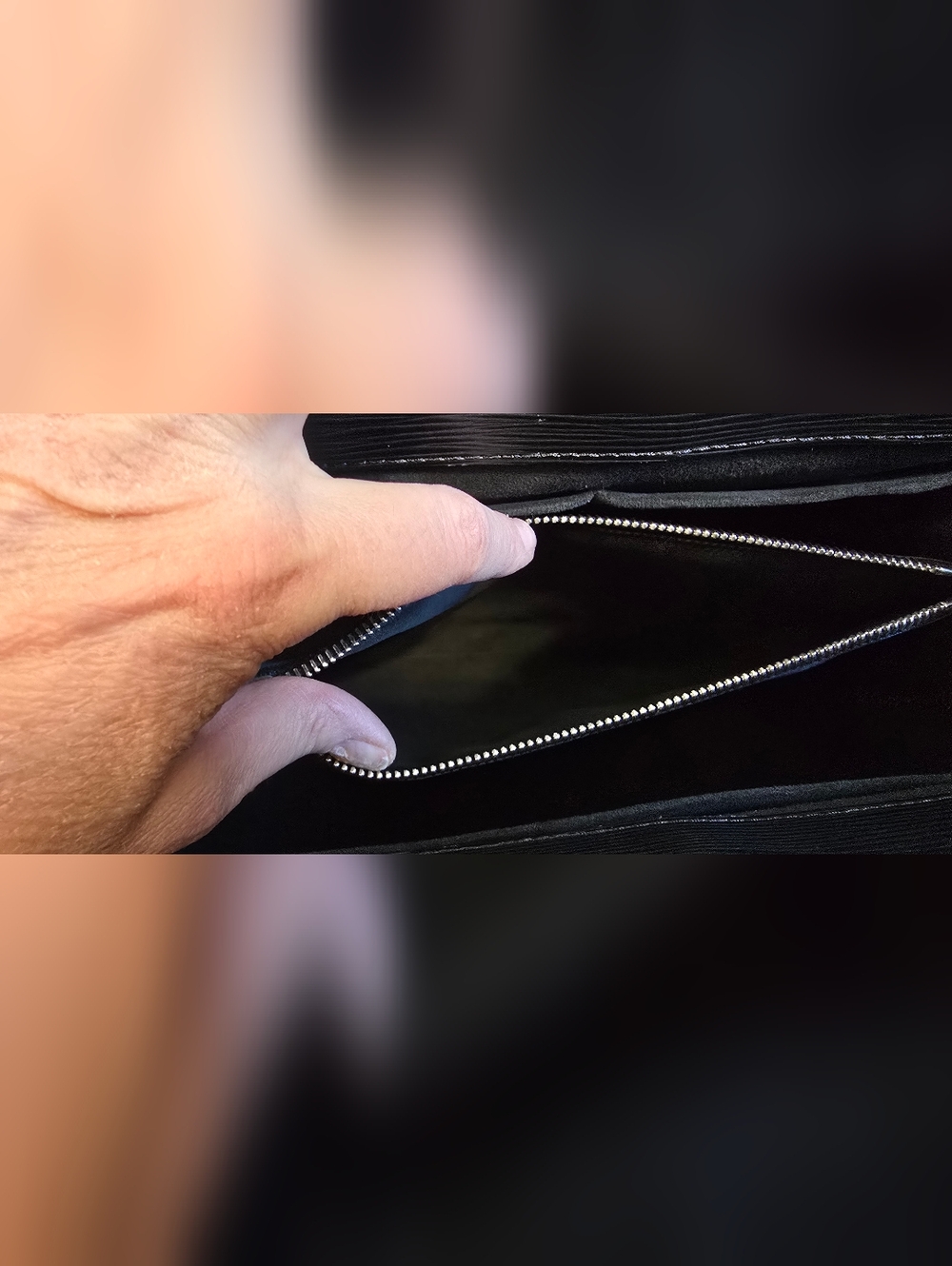 LV BLACK EPI MARLEY MM - Picture 5 of 5